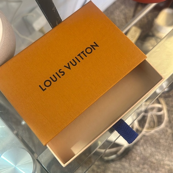 Louis vuttion box small authentic - Picture 1 of 5